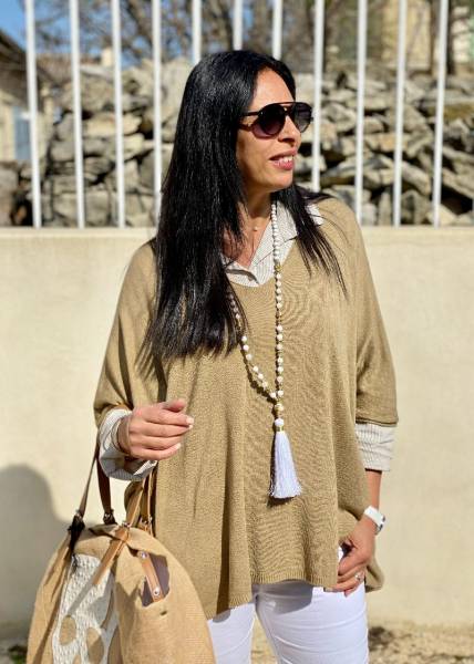 pull fin oversize cabas toile de jute pantalon blanc 
